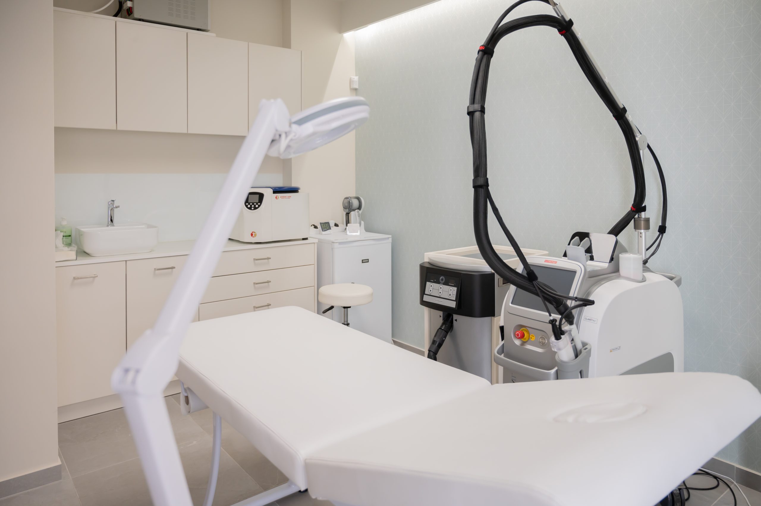 tsiogkaderma dermatologiko